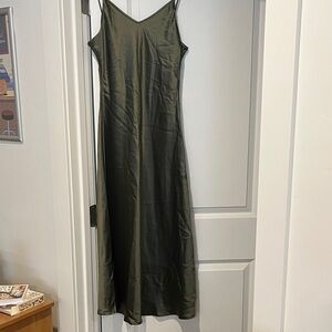 Elegant Forest Green Midi Dress